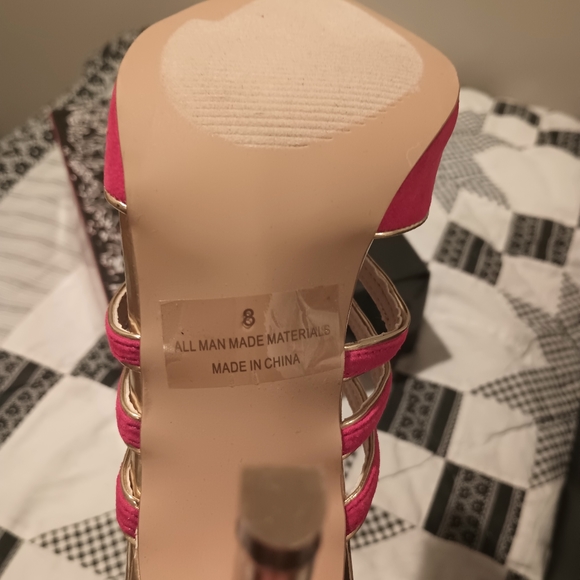 Heels - Picture 5 of 6